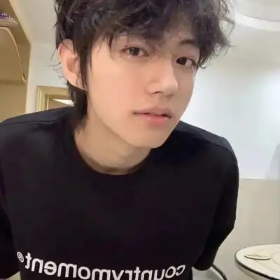 成霏柯
